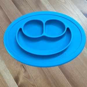 Like new! Ezpz suction plate.